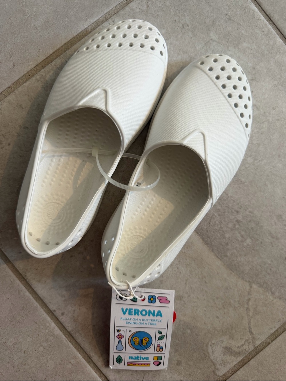 Native Verona Kids Water Shoes in White